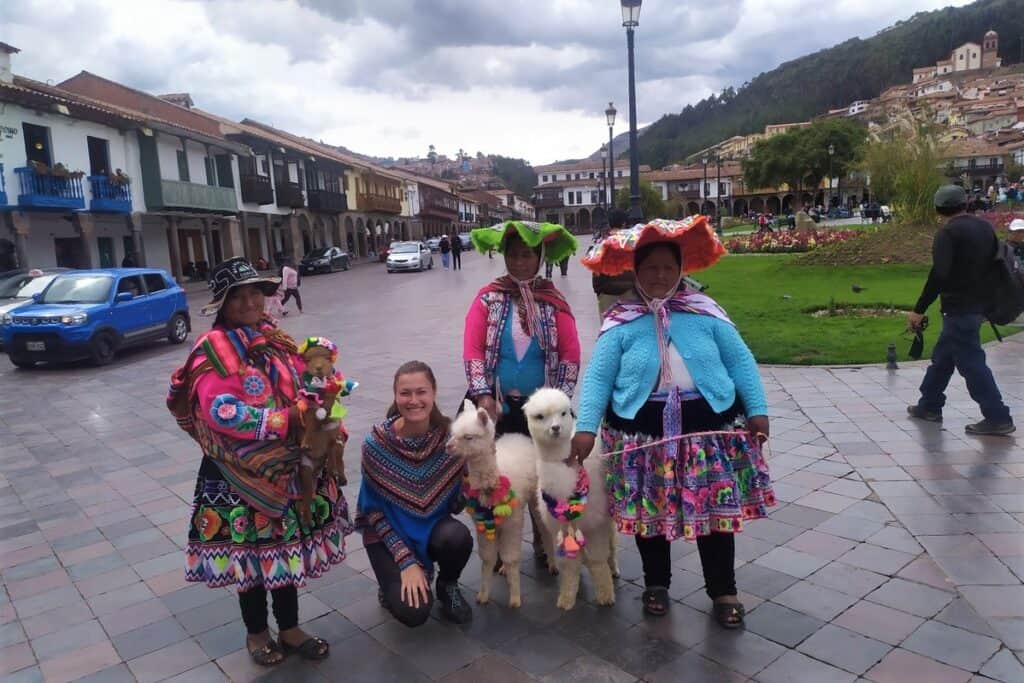 is it safe to fly from Lima to Cusco1
