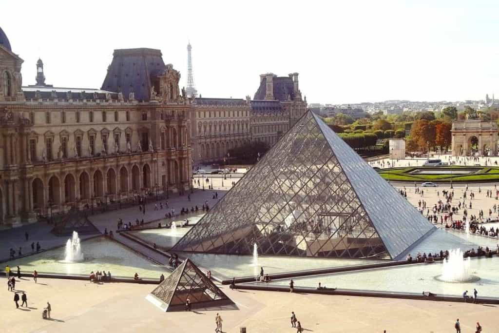 europe winter itinerary 2 weeks paris louvre