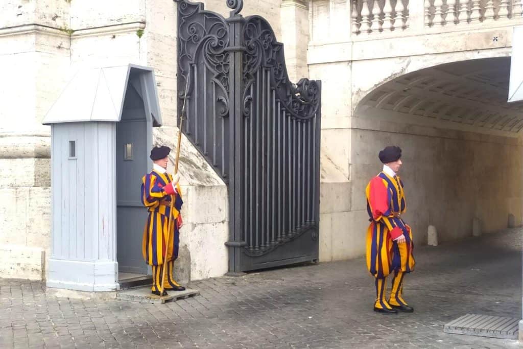 vatican city and swiss guards
